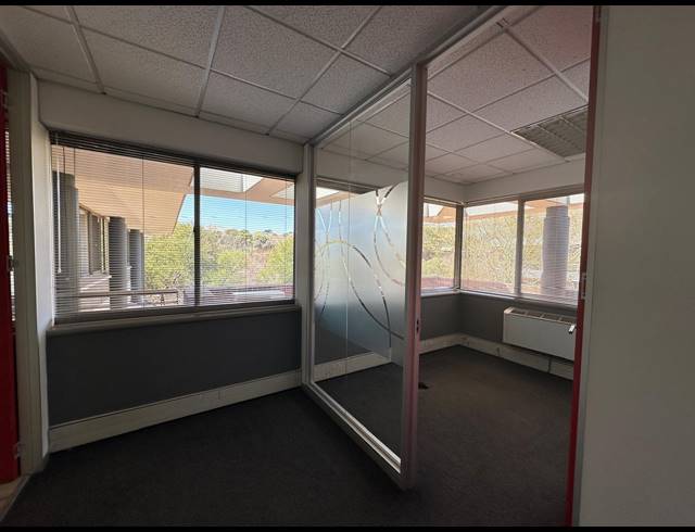 313M² OFFICE TO LET IN WOODMEAD